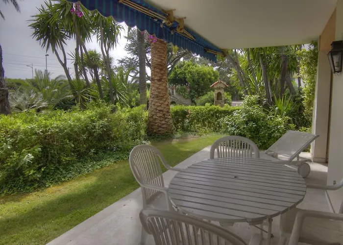 Eden Park 3 Pièces 4 étoiles 100m Des Plages Piscines Parking Apartamento Cannes