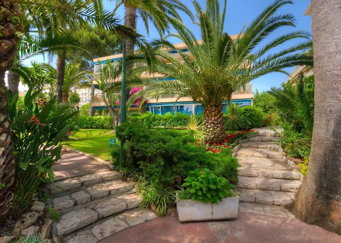 Eden Park 3 Pièces 4 étoiles 100m Des Plages Piscines Parking * Cannes